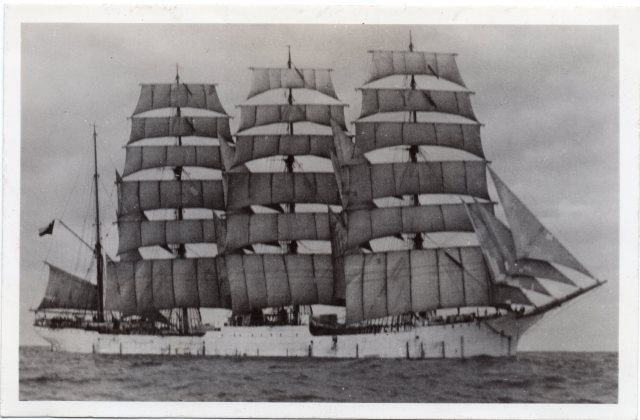 Fragata Lautaro donada a Chile por el Gobierno de Alemania el 23 de mayo de 1941.